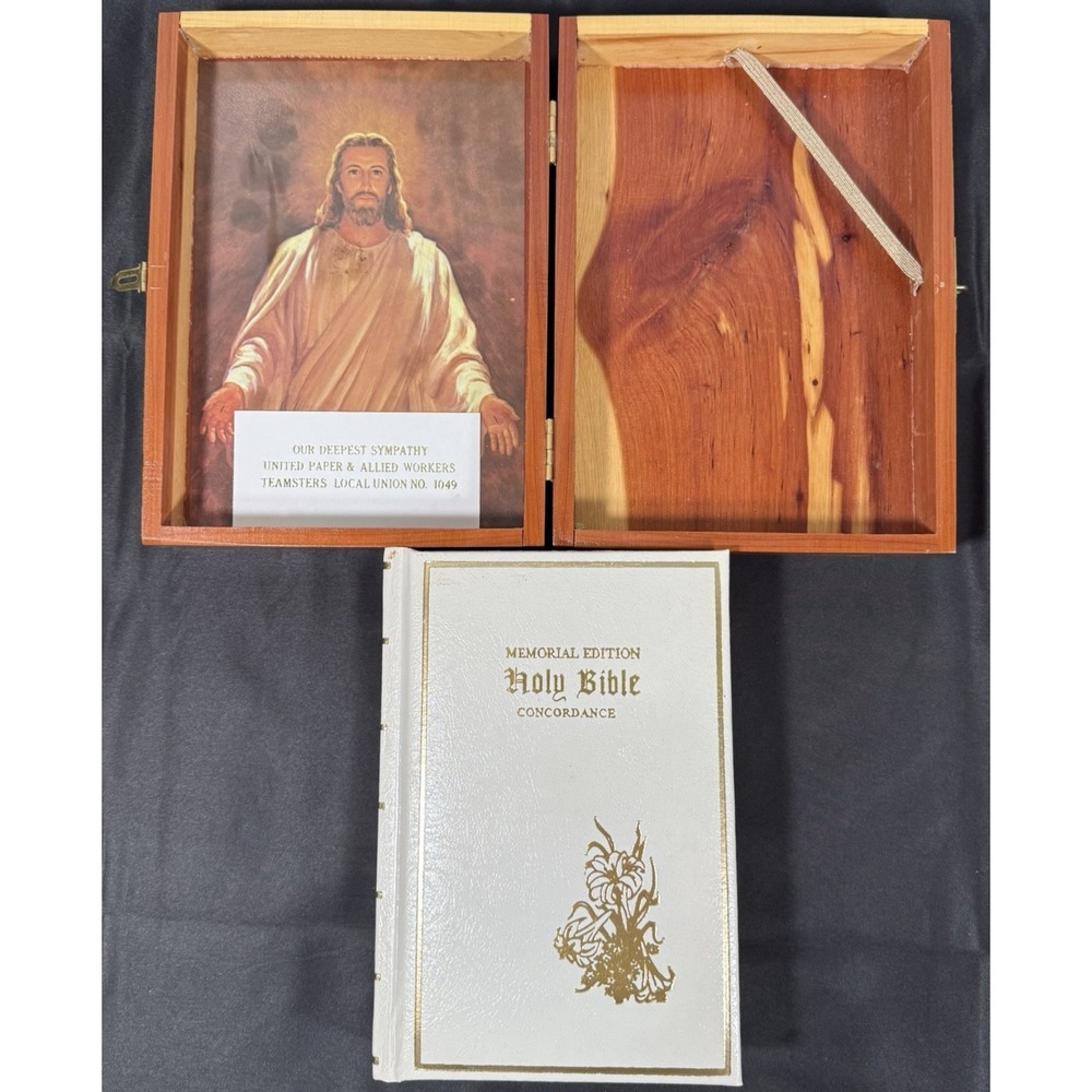Memorial Bible International Holy Bible White Gold Cedar Box Memorial Edition